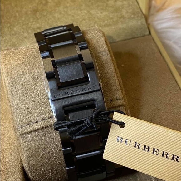 Burberry Men’s Large Check Gray Ion-Plated Stainless Steel Watch
Swiss… - Picture 5 of 13